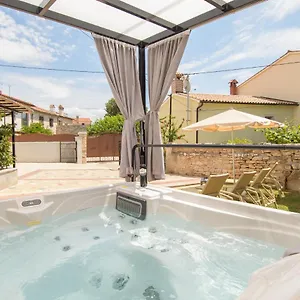 Giovanni Vabriga With Private Jacuzzi Ferienhaus Tar-Vabriga